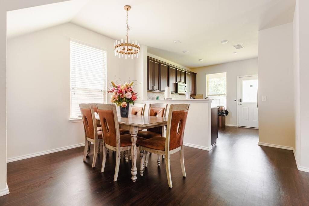 N-E-G House - Near David Wayne Hooks Airport Villa Houston Luaran gambar